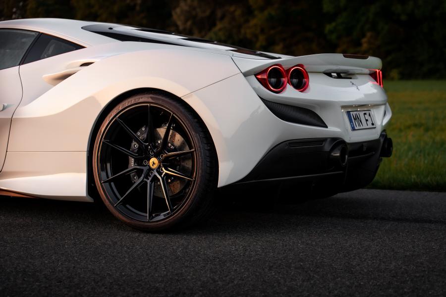 Детали экстерьера Ferrari F8 Tributo by Novitec Rosso on Vossen Wheels (NF9) 2020 года  (фото 13 из 14)